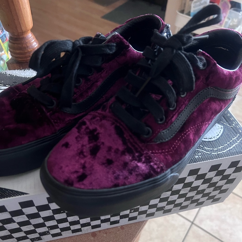 Vans- 7 1/2 women’s velvet shoes
